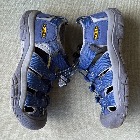 Keen Kids Newport Blue Hiking Water Flat Slip On Sandal Shoe Sz Big Kids 2 - Picture 4 of 8